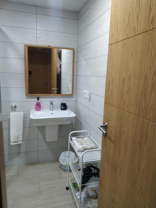 Se Alquila Habitacion Muy Luminosa Con Bano Privado En Apartamento Compartido Rincón de la Victoria Esterno foto