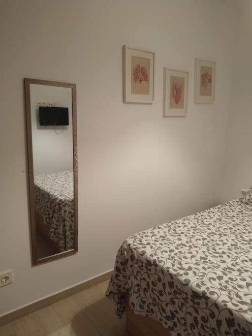 Se Alquila Habitacion Muy Luminosa Con Bano Privado En Apartamento Compartido Rincón de la Victoria Esterno foto